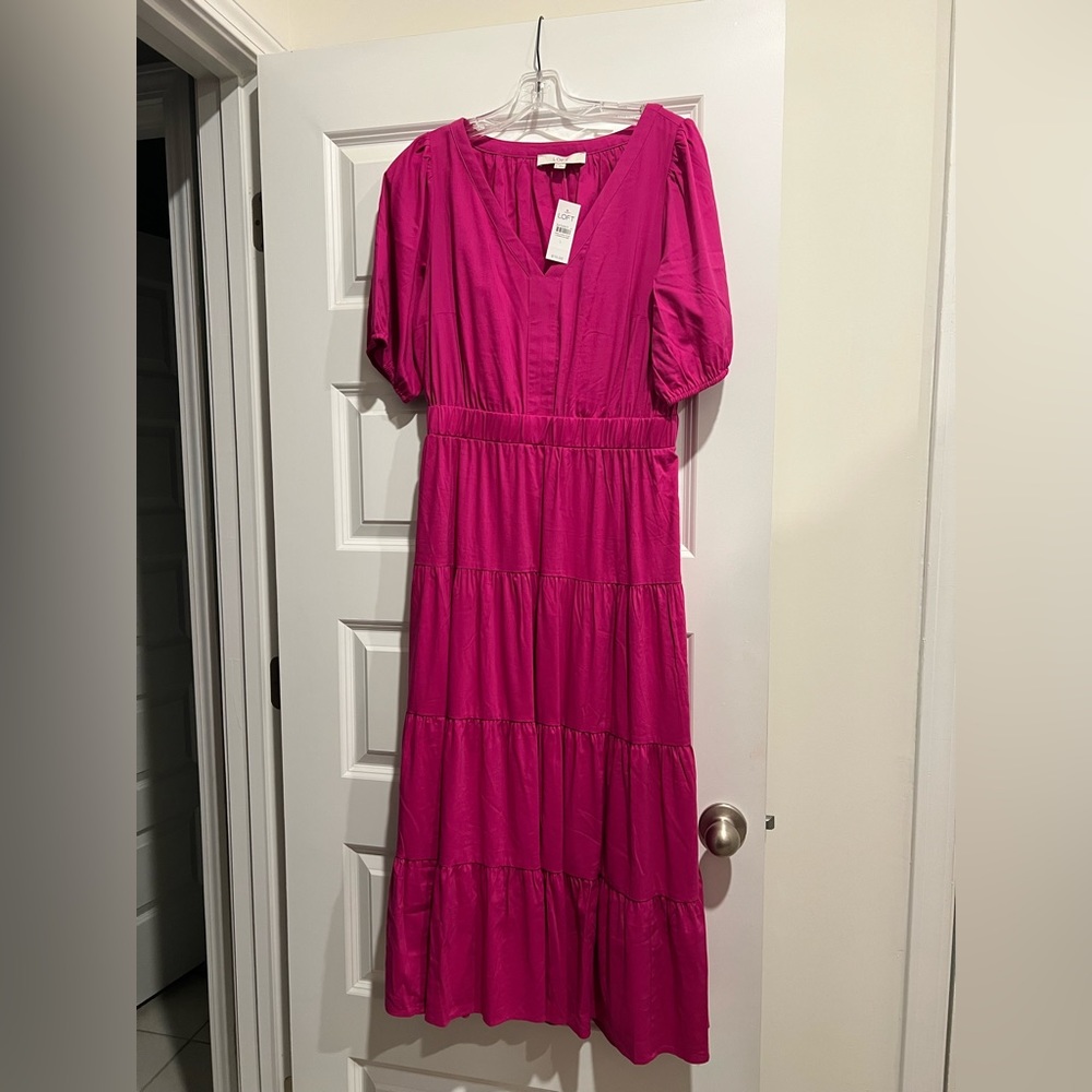 NWT LOFT split neck tiered dress